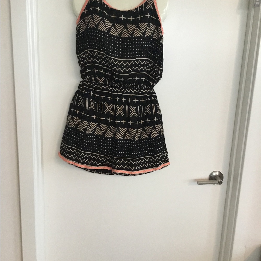 Fun & Flirt Black and Tan Shoulder Straps Romper Size Medium $20